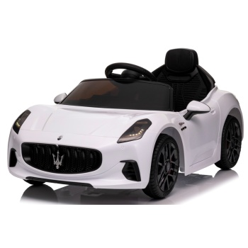 Maserati GrandTurismo valge 3.jpg